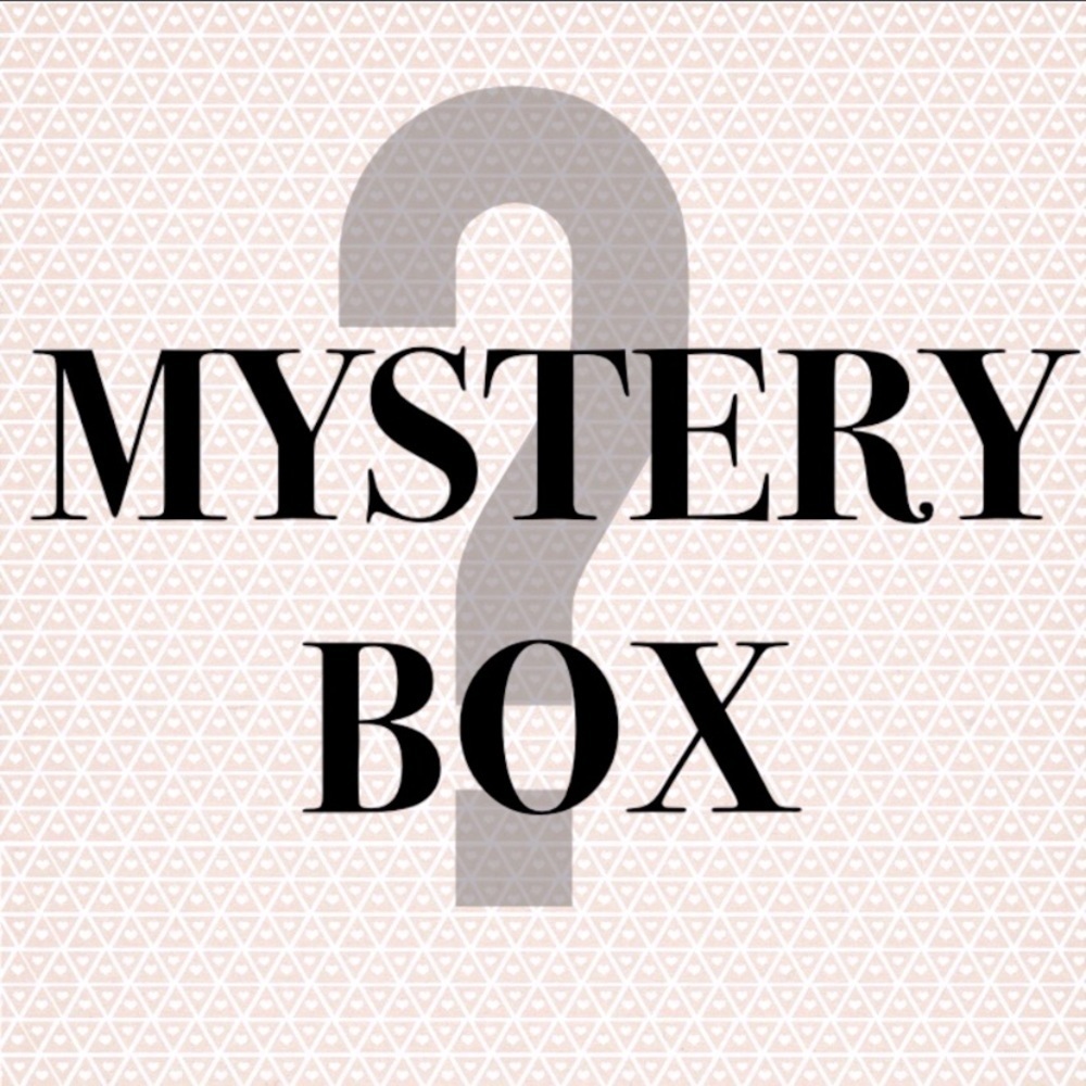 Women’s Mystery Reseller Box 8 items for $25